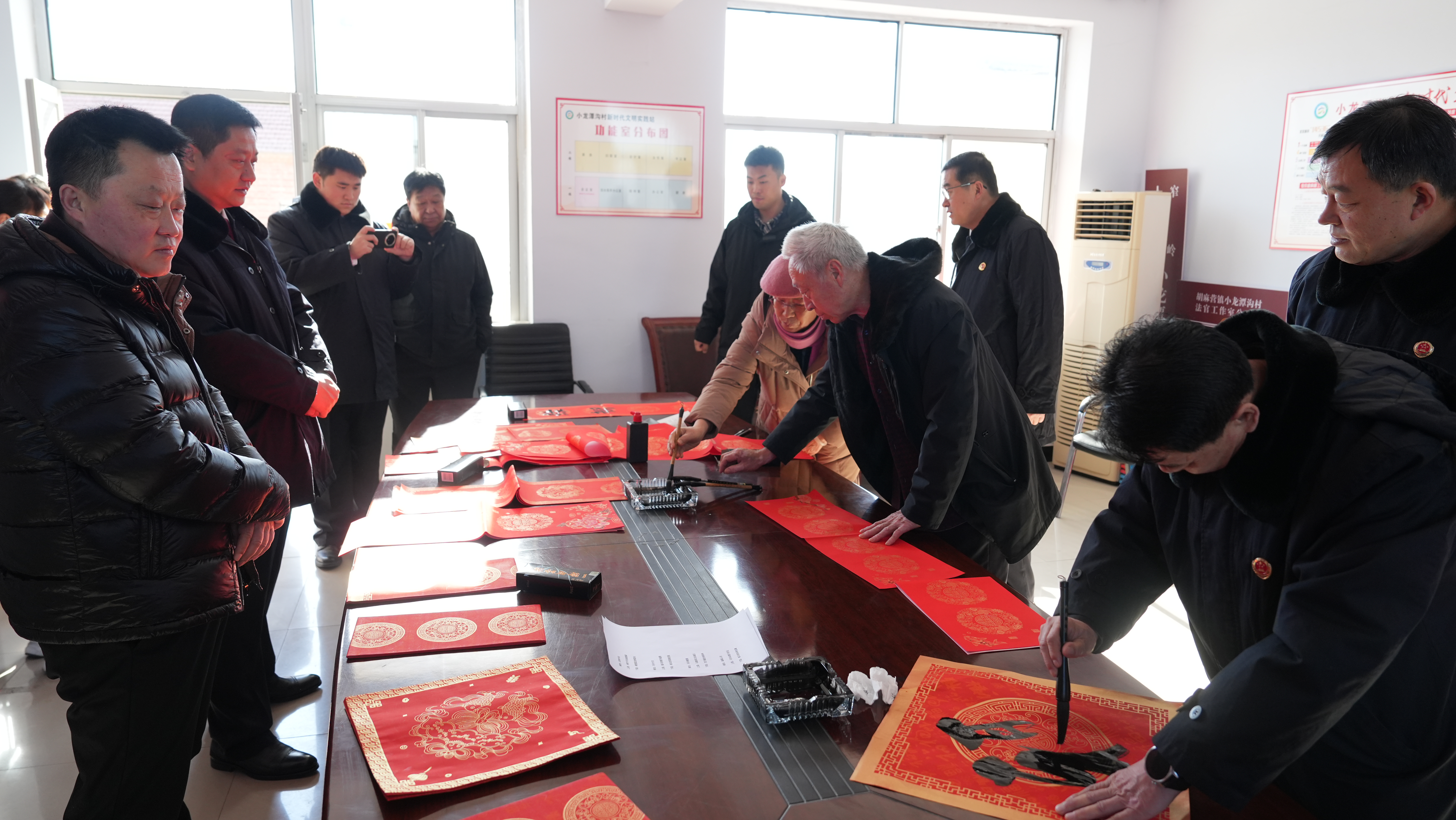 ���������⣬����������������������������������Ժ��չ��������ˡ����ͬ�С��������ͻ